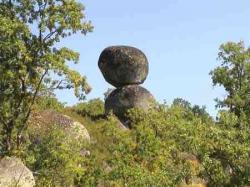 PIEDRA CABALEIRA EN LA TEJERA